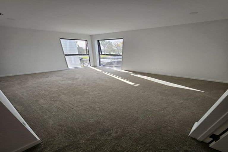 Photo of property in 35 Meadway, Sunnyhills, Auckland, 2010