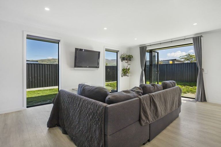 Photo of property in 22 Smitham Drive, Cromwell, 9310