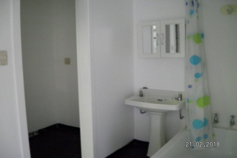 Photo of property in 2/82 Barnard Street, Wadestown, Wellington, 6012