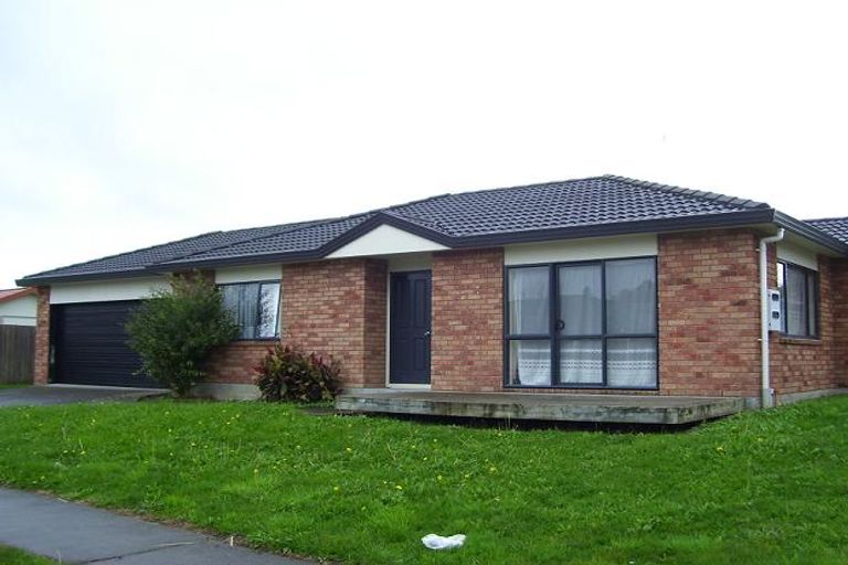Photo of property in 10 Liddesdale Place, Papakura, 2110