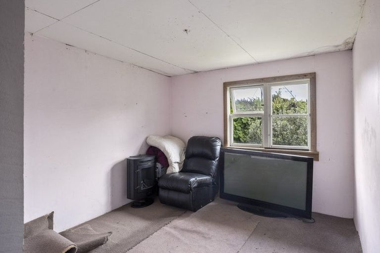 Photo of property in 1 Wood Street, Kakaramea, Patea, 4598