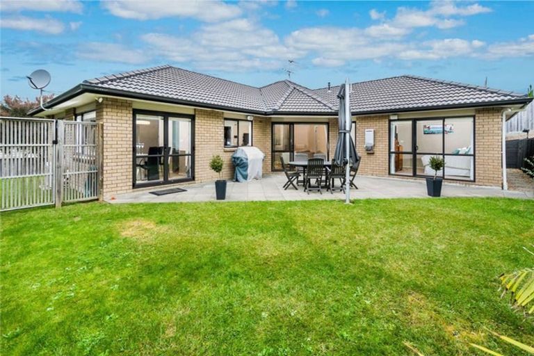 Photo of property in 26 Kilkelly Avenue, Pinehill, Auckland, 0632