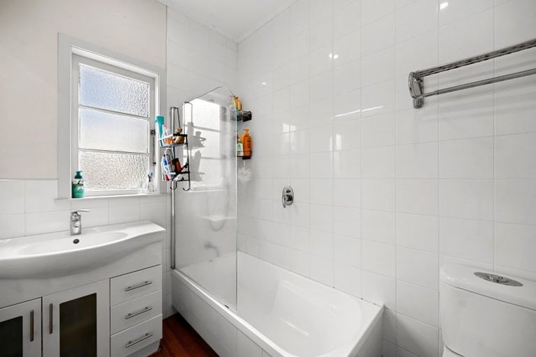 Photo of property in 36 Forest Lake Road, Forest Lake, Hamilton, 3200