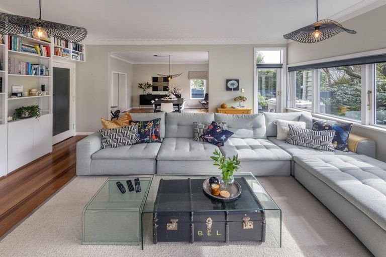 Photo of property in 130 Karori Road, Karori, Wellington, 6012