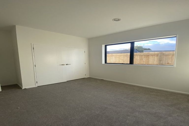 Photo of property in 37 Seaward Place, Wattle Downs, Auckland, 2103