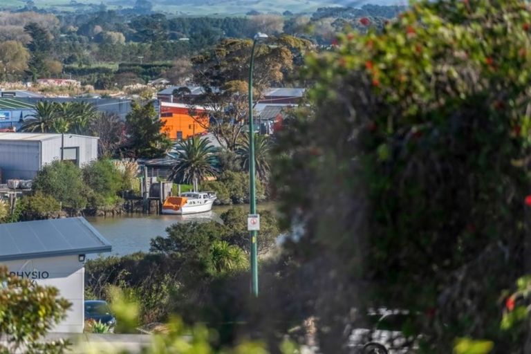 Photo of property in 5 Karaka Street, Helensville, 0800