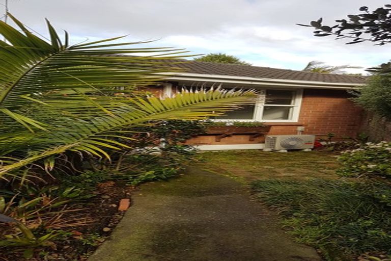 Photo of property in 7a/2 Corrella Road, Belmont, Auckland, 0622