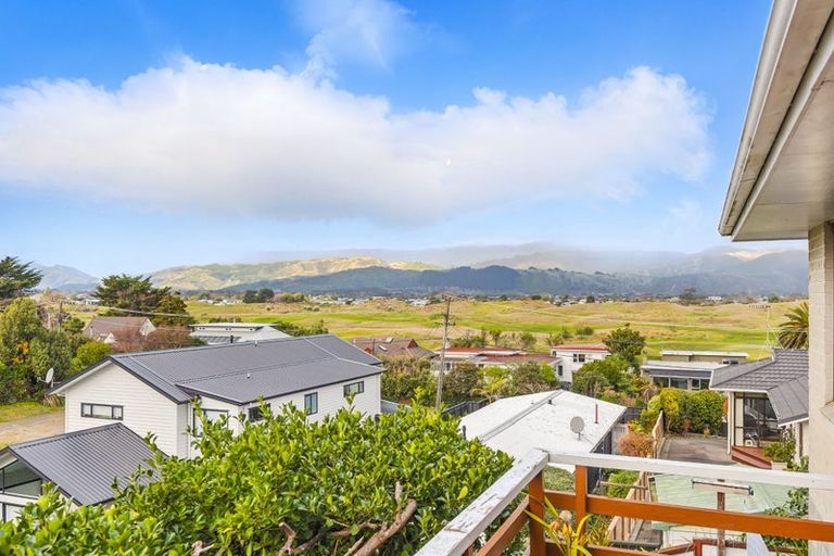 Photo of property in 57a Golf Road, Paraparaumu Beach, Paraparaumu, 5032