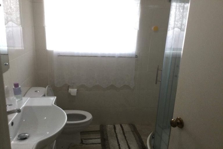 Photo of property in 83 Lynwood Road, New Lynn, Auckland, 0600