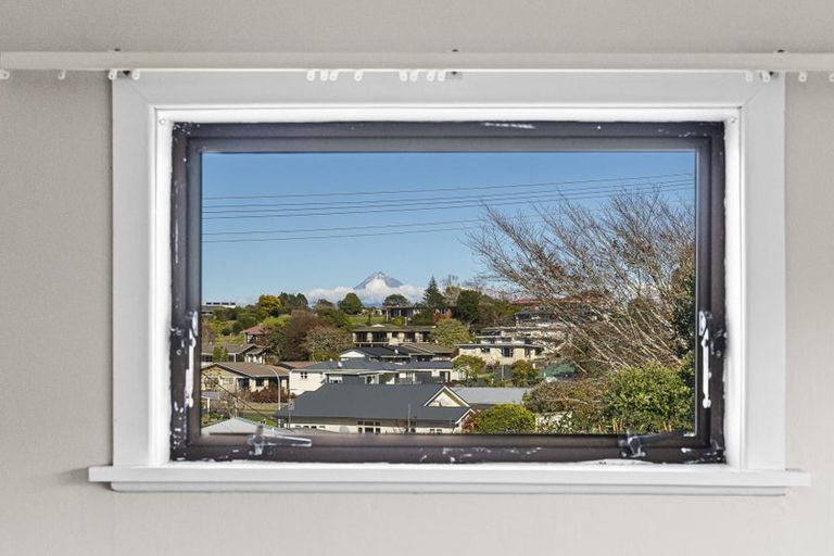 Photo of property in 6 Hughson Street, Waitara, 4320