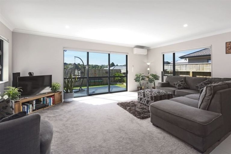 Photo of property in 17a Moonsail Drive, Whitby, Porirua, 5024