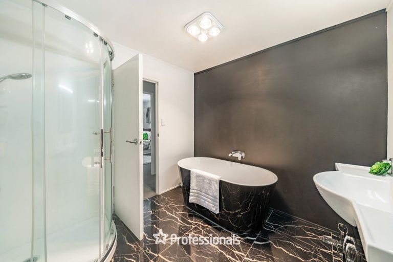 Photo of property in 6 Swadel Way, Karori, Wellington, 6012