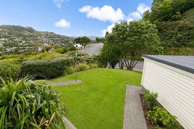 Photo of property in 2a Downing Street, Crofton Downs, Wellington, 6035