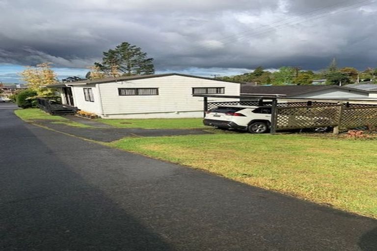 Photo of property in 1/232 Henderson Valley Road, Henderson, Auckland, 0612