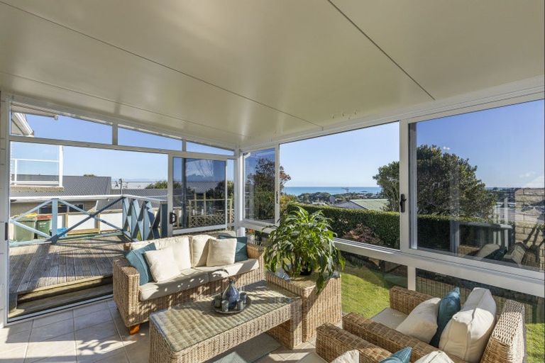 Photo of property in 19 Darwin Crescent, Spotswood, New Plymouth, 4310
