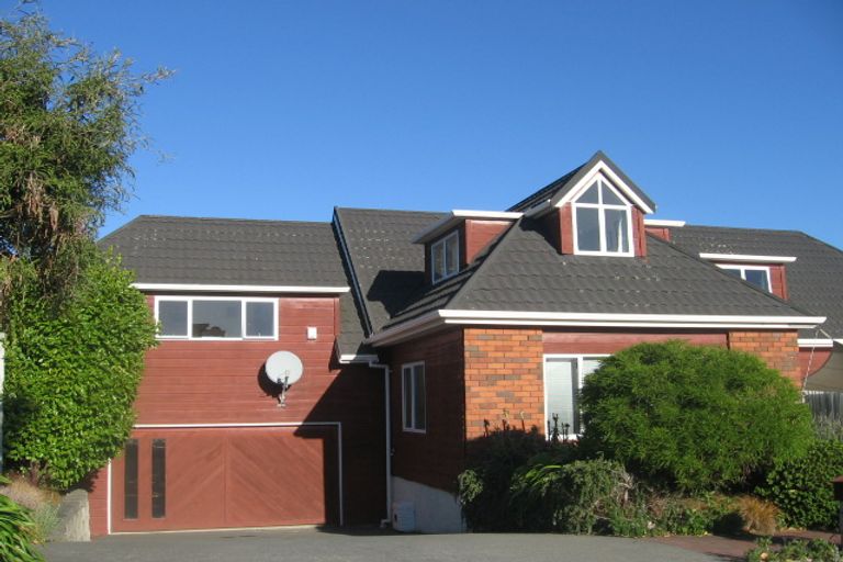 Photo of property in 35 Saunders Close, Whitby, Porirua, 5024