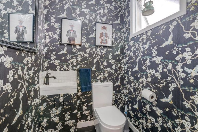 Photo of property in 1 Green Lane, Helensville, 0800