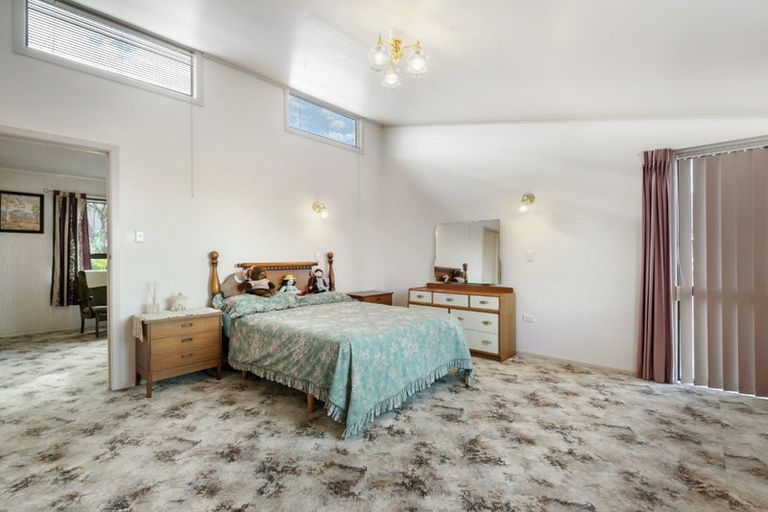 Photo of property in 16 Spencer Road, Pinehill, Auckland, 0632