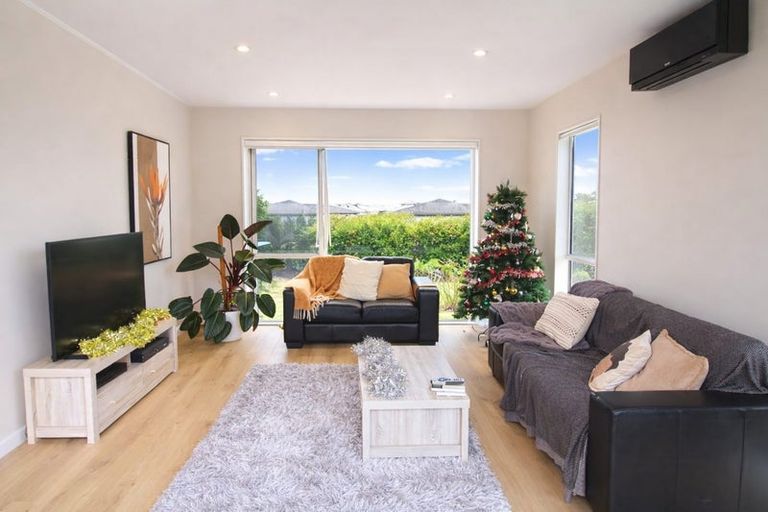 Photo of property in 216 Wainui Road, Silverdale, 0932