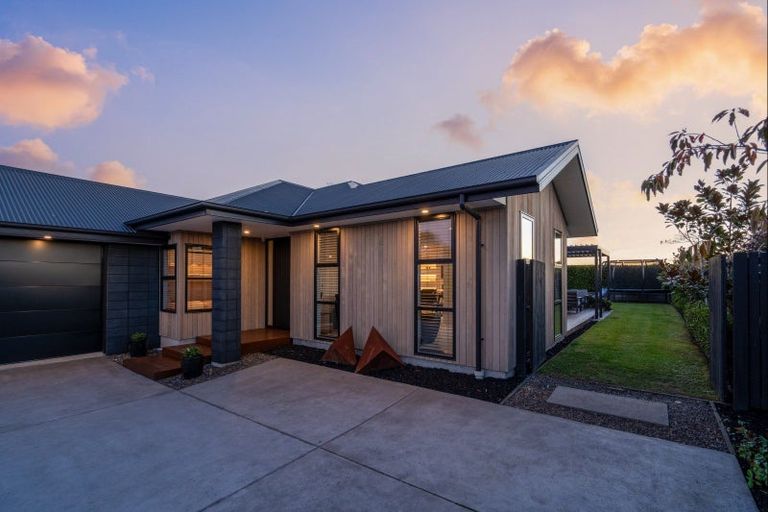 Photo of property in 11 Minorca Lane, Burwood, Christchurch, 8083