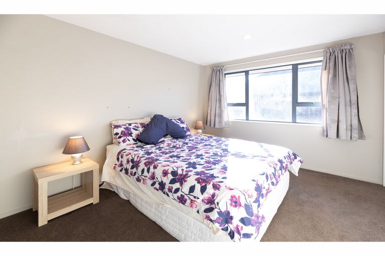 Photo of property in 18 Durrell Way, Rolleston, 7614