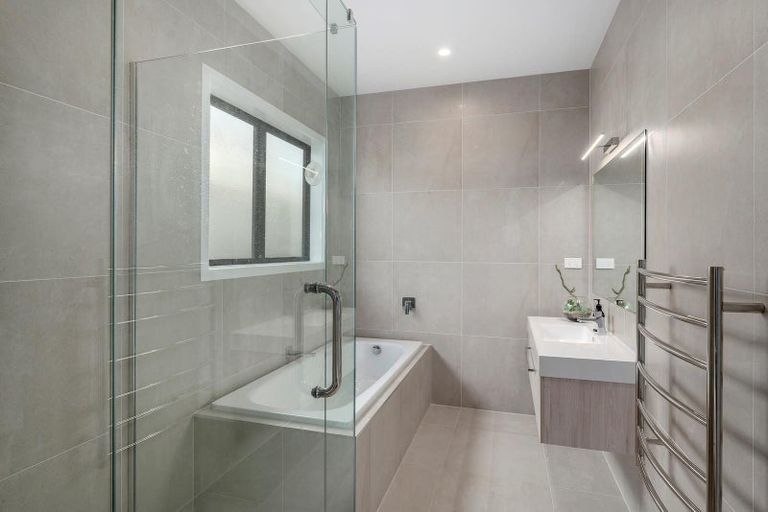 Photo of property in 33 Pohutukawa Parade, Riverhead, 0820