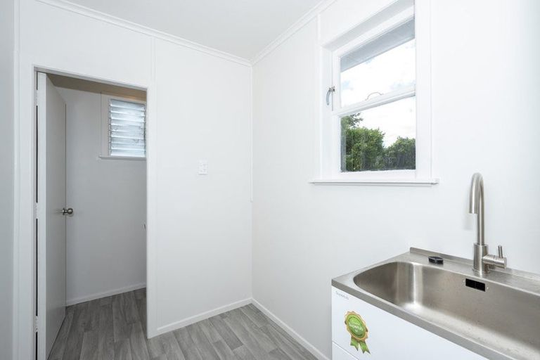 Photo of property in 494 Swanson Road, Ranui, Auckland, 0612