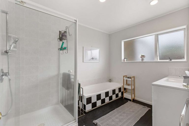 Photo of property in 1/9 Faldo Drive, Golflands, Auckland, 2013