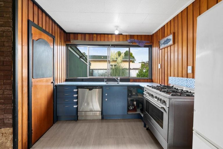 Photo of property in 27 Carruthers Street, Otane, 4202