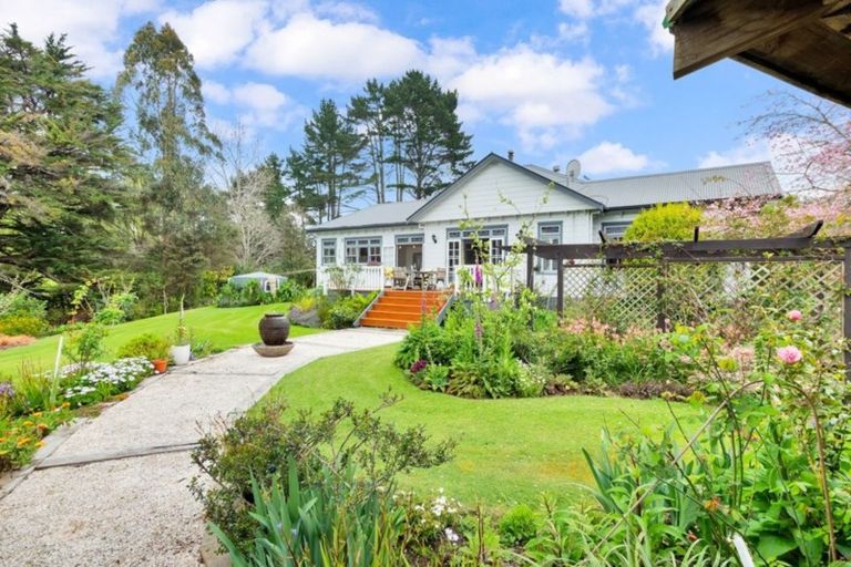 Photo of property in 297 Inland Road, Helensville, 0875