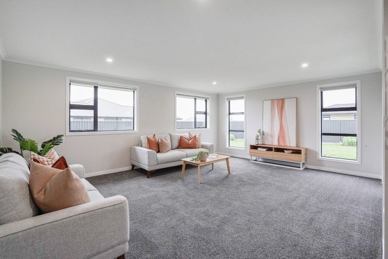 Photo of property in 15 Chatham Rise, Seaward Bush, Invercargill, 9812