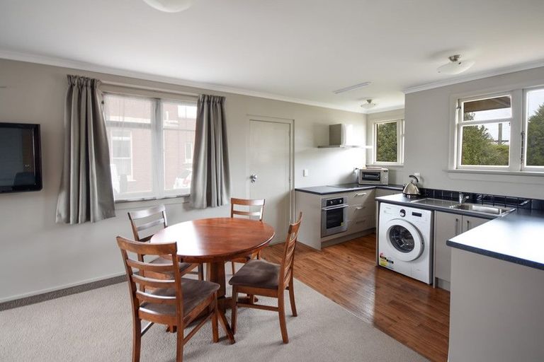 Photo of property in 73 Macandrew Road, South Dunedin, Dunedin, 9012