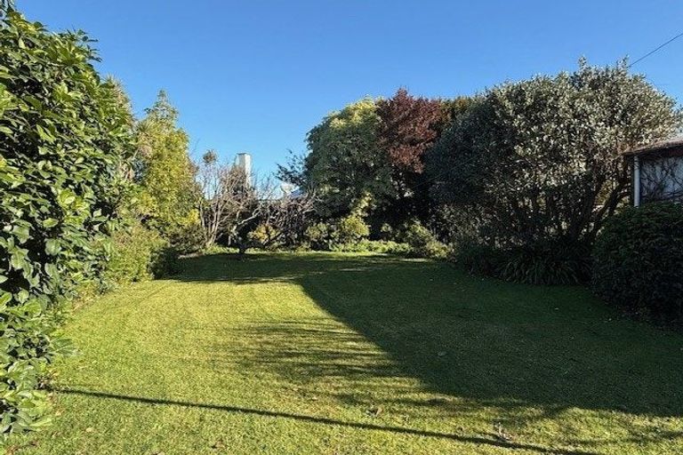 Photo of property in 11 Alpha Avenue, Strowan, Christchurch, 8052