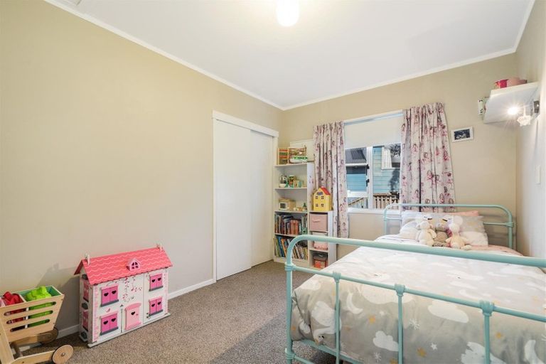 Photo of property in 1/131 Glamorgan Drive, Torbay, Auckland, 0630