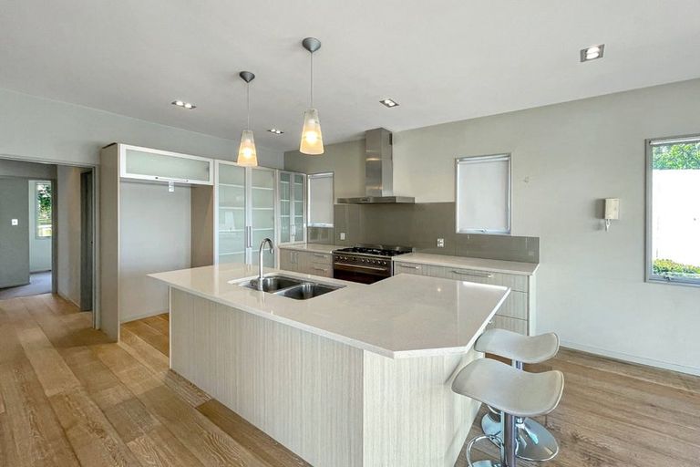 Photo of property in 8 Mana Lane, Pinehill, Auckland, 0632