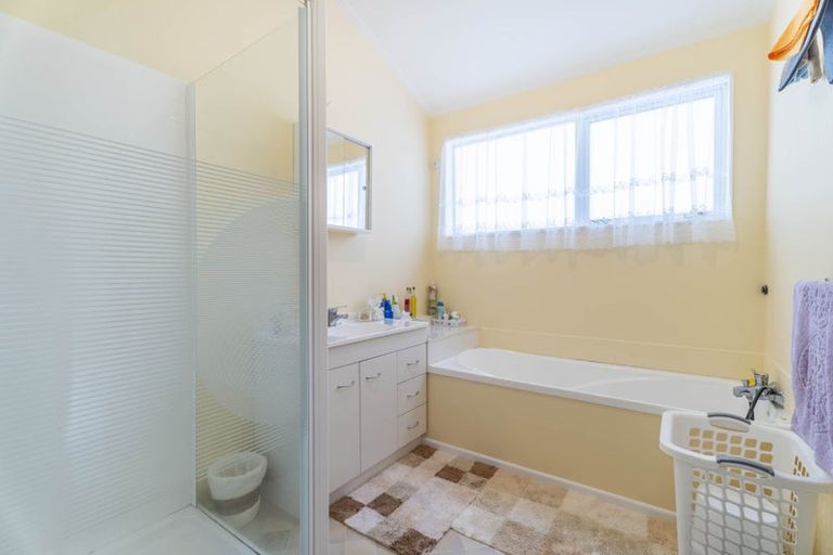 Photo of property in 11 Katarina Grove, Tawa, Wellington, 5028