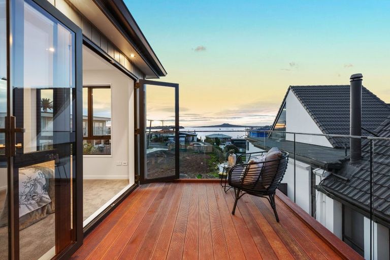 Photo of property in 42b Takutai Avenue, Half Moon Bay, Auckland, 2012