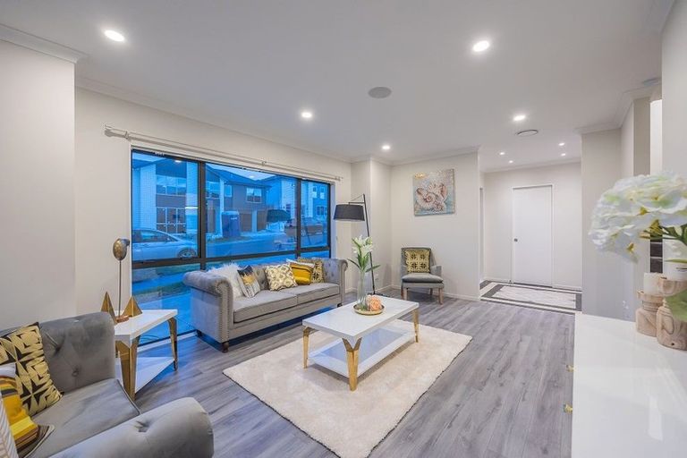 Photo of property in 10 Drumconnell Drive, Flat Bush, Auckland, 2019