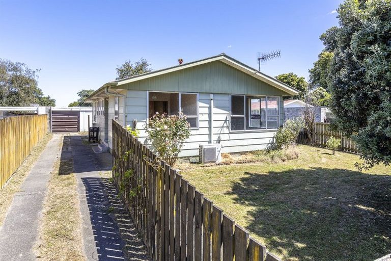 Photo of property in 74 Stillwater Place, Westbrook, Palmerston North, 4412