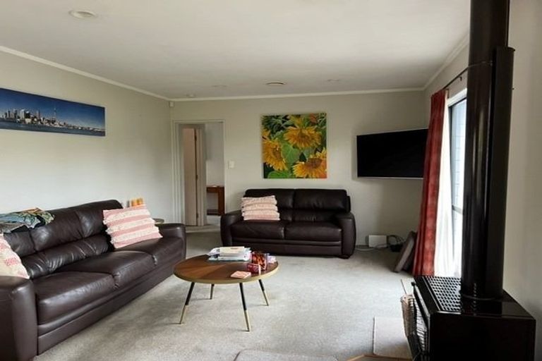 Photo of property in 3/77 Konini Road, Titirangi, Auckland, 0604