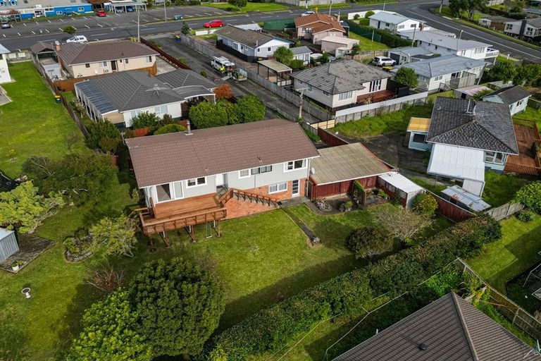 Photo of property in 175 Waimumu Road, Massey, Auckland, 0614