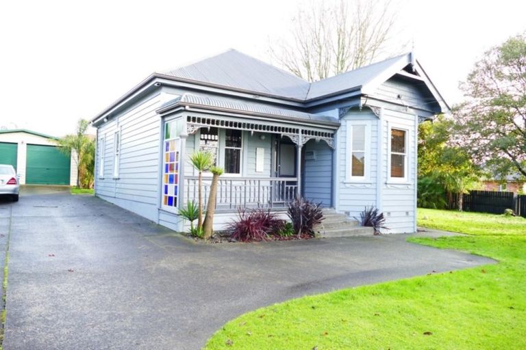 Photo of property in 44 Lynwood Road, New Lynn, Auckland, 0600