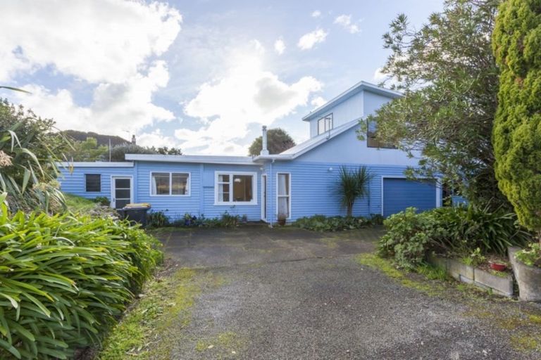 Photo of property in 73 Golf Road, Paraparaumu Beach, Paraparaumu, 5032