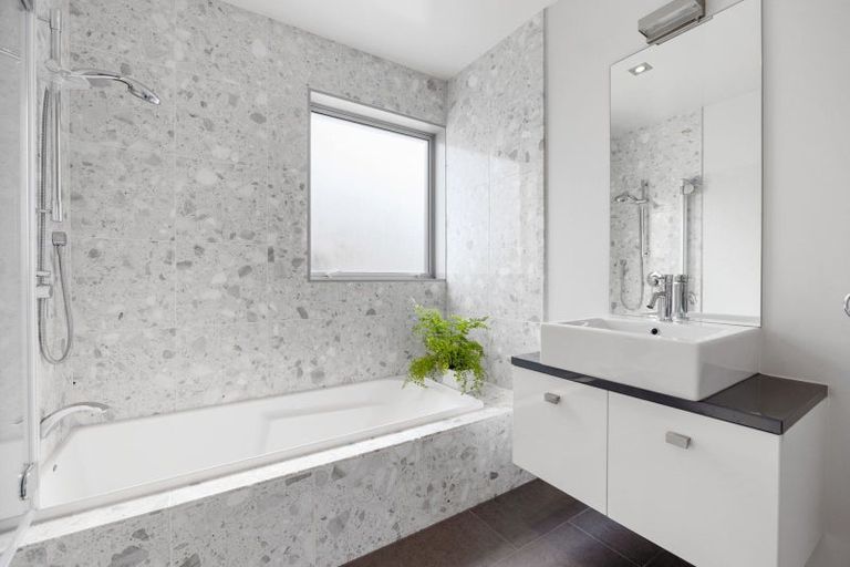 Photo of property in 2b Jellicoe Drive, Hamilton East, Hamilton, 3216