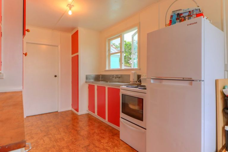 Photo of property in 11 Goldsmith Crescent, Levin, 5510