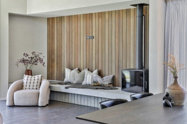 Photo of property in 14 Kirimoko Crescent, Wanaka, 9305