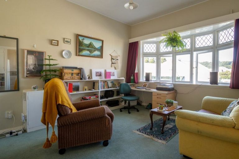 Photo of property in Carillion/the Knoll, 33 Thompson Street, Mount Cook, Wellington, 6011