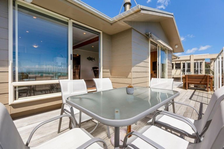 Photo of property in 24 Motukari Place, Onaero, Urenui, 4383