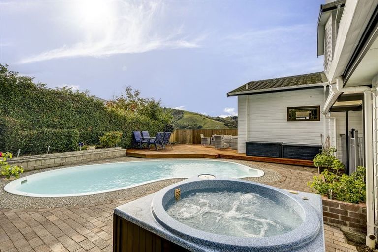 Photo of property in 55 Churchill Drive, Taradale, Napier, 4112