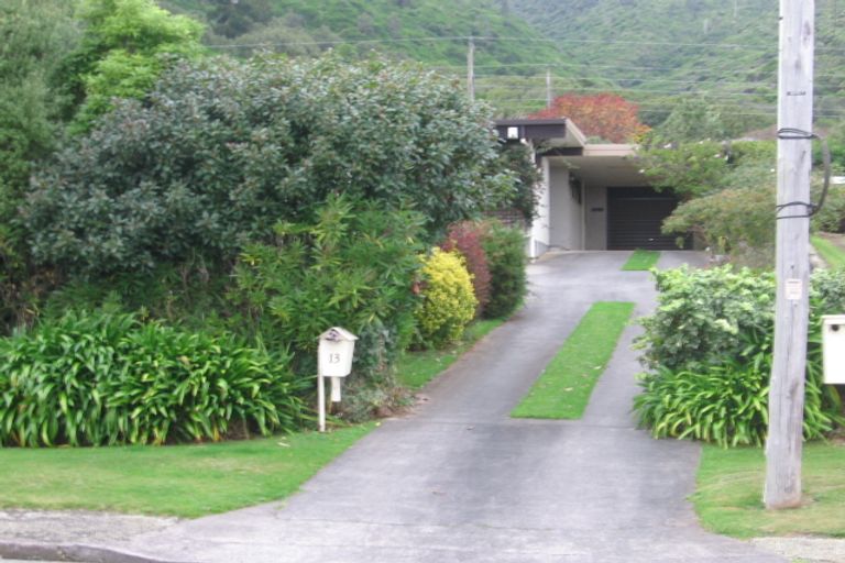 Photo of property in 13 Kotare Street, Waikanae, 5036